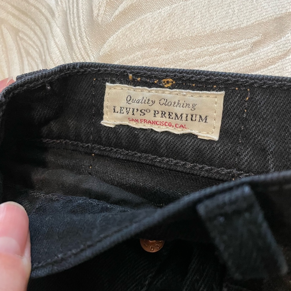 Levi's Black Ribcage Shorts Distressed Hem Black Size 27 - Picture 5 of 6